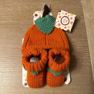 Little Me Pumpkin Knit Photoshoot Set, Baby Outfit Brand New 0-6 Months